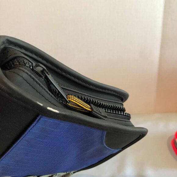 CD Projects 60 CD Case Zipper Holder #G13 - Picture 3 of 3